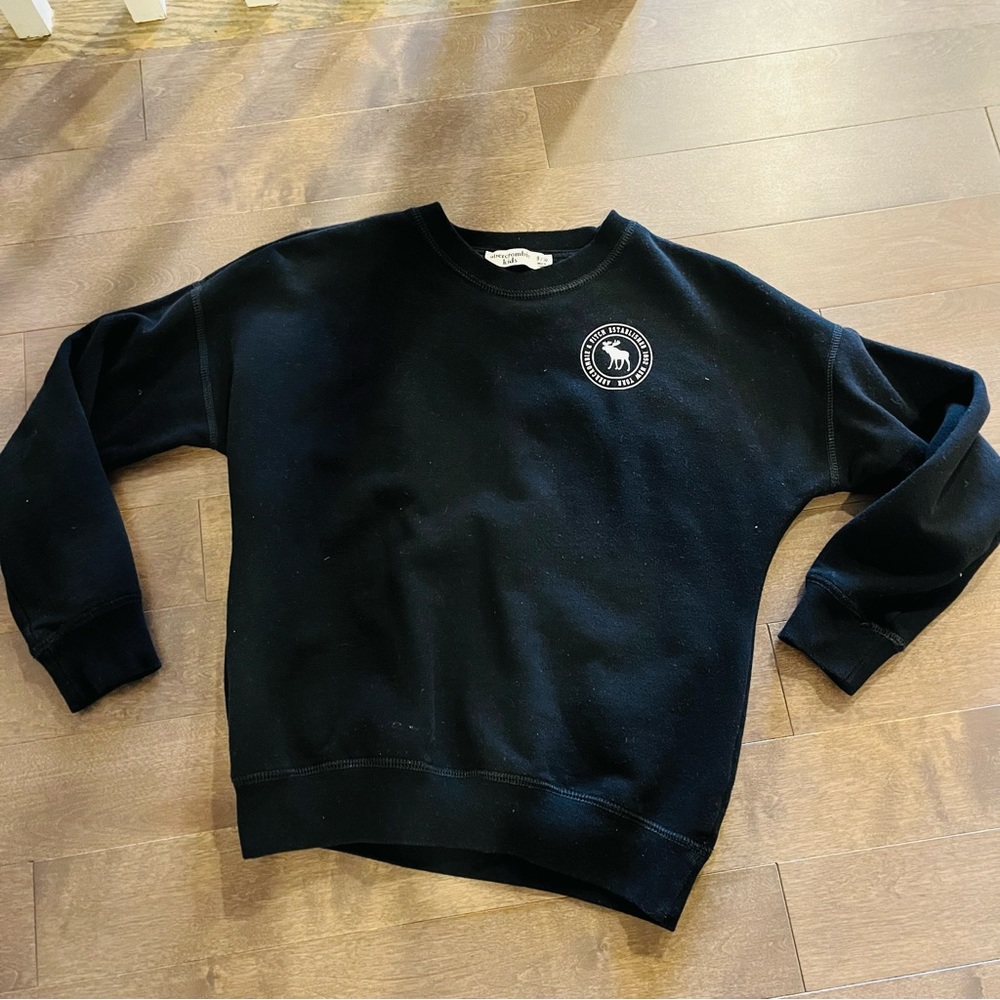 Abercrombie black sweatshirt size 10